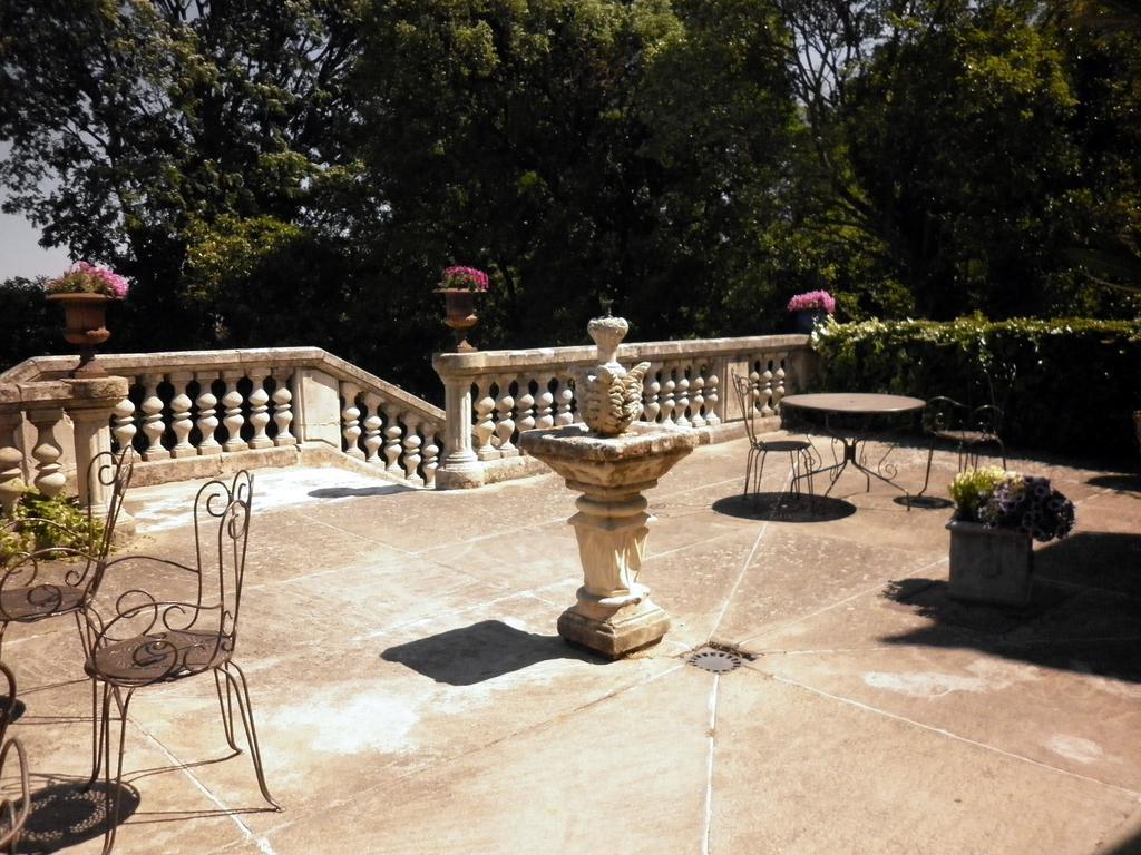 Les Deux Tours Bed & Breakfast Brignon Екстериор снимка