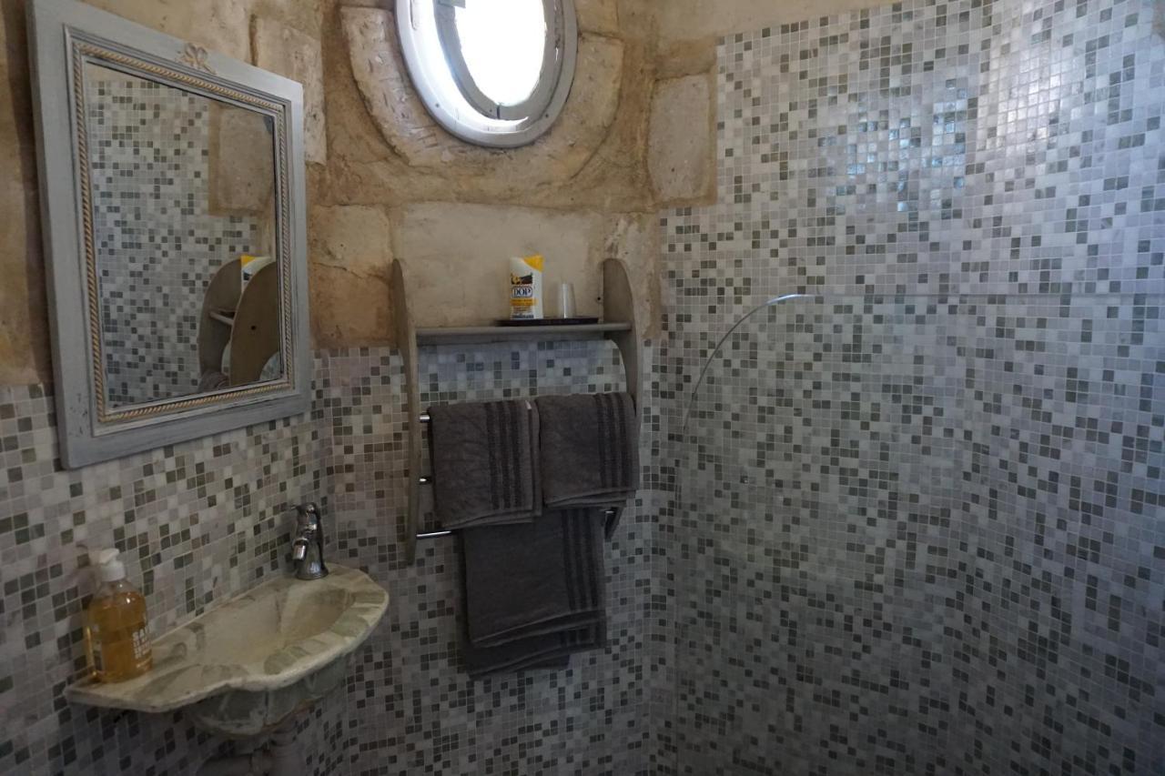 Les Deux Tours Bed & Breakfast Brignon Екстериор снимка